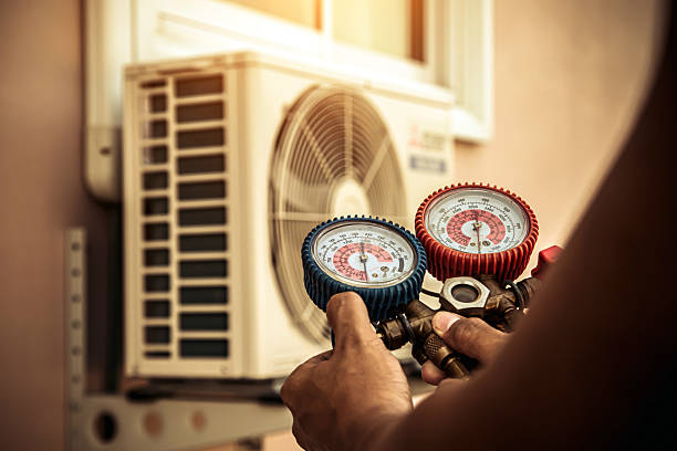 Professional Hvac technician working in King City, MO